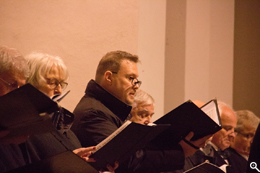 Chor singt links (1)