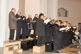 Chor singt links (2)