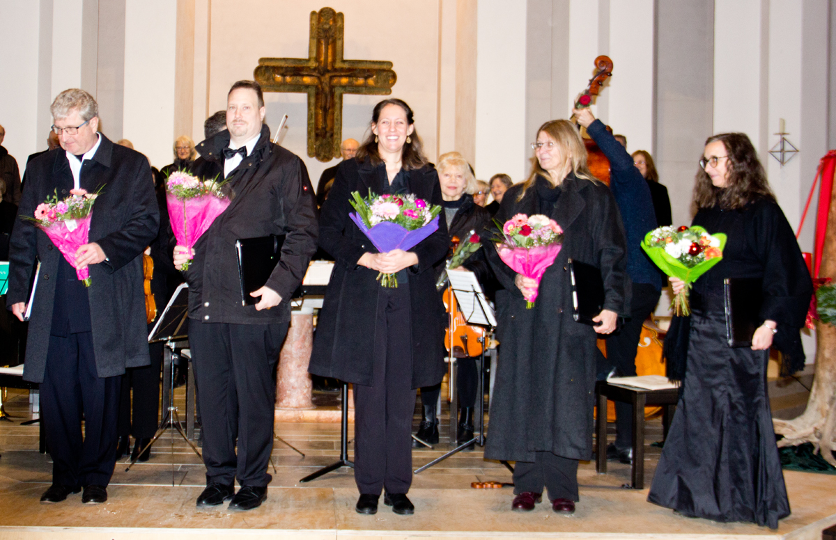 Dirigentin und Solisten