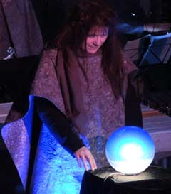 Oberhexe im Carl Orff Weihnachtsspiel