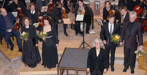 Applaus für die Solisten und die Leiterin Christine Gampl