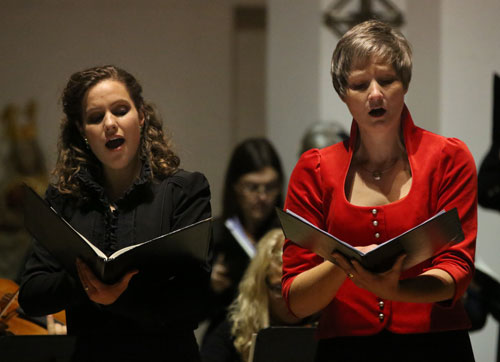 Melanie Ackermann, Alt und Katharina Maria Bauer, Sopran