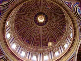 Kuppel  von Michelangelo im Petersdom