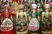 Markthalle ungarische Püppchen