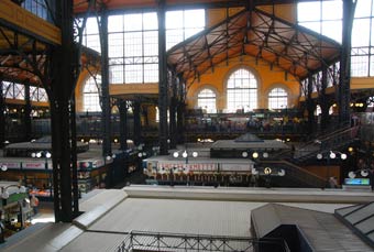 Markthalle Budapest innen