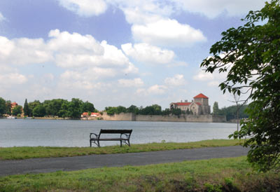 Öregvar und Öregto in Tata